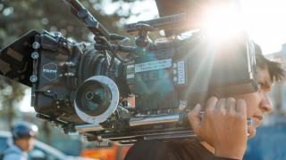 Plateau de tournage d'un long métrage financé par des investisseurs privés